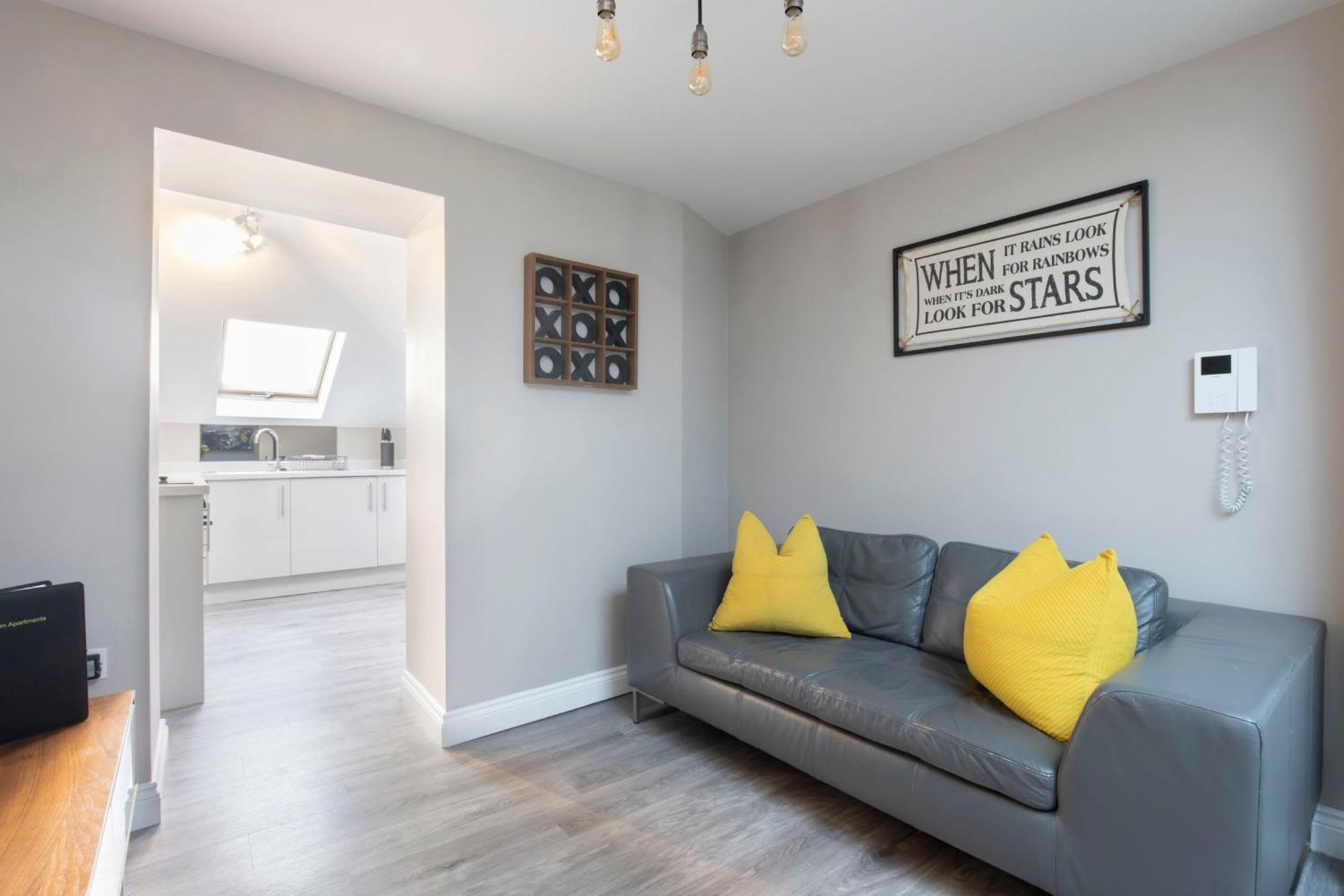 Elliot Oliver - Modern 2 Bedroom Town Centre Apartment Cheltenham Zewnętrze zdjęcie